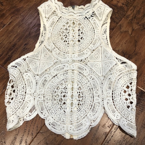 Lace crop top - Picture 2 of 4